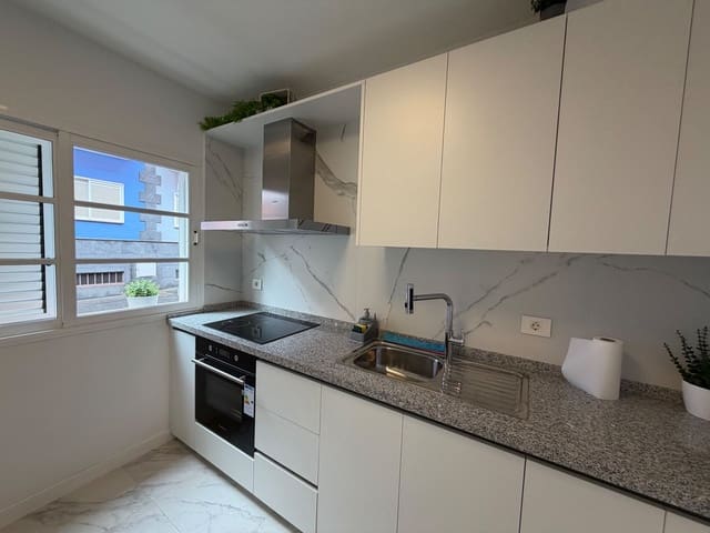 3 soveværelse Lejlighed til salg i Puerto de la Cruz med garage - € 240.000 (Ref: 9741503)