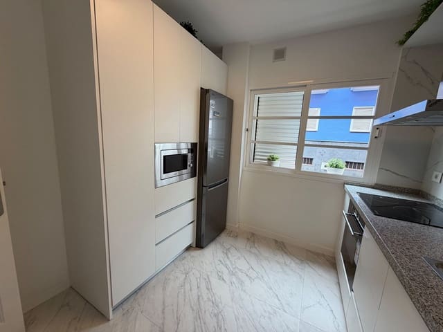 3 soveværelse Lejlighed til salg i Puerto de la Cruz med garage - € 240.000 (Ref: 9741503)