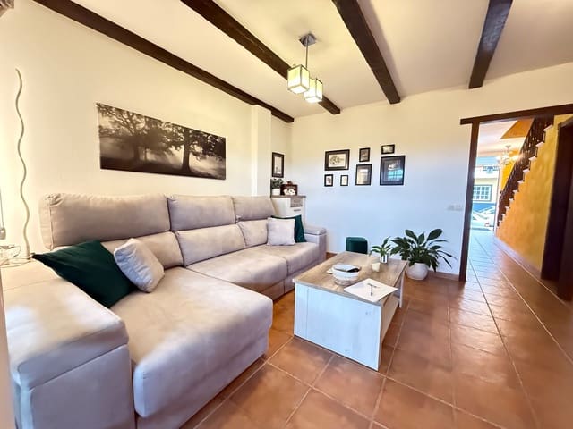 3 soverom Kjedet enebolig til salgs i La Orotava med garasje - € 269 000 (Ref: 9765034)