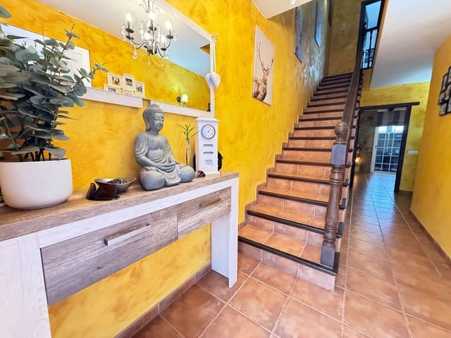 3 soverom Kjedet enebolig til salgs i La Orotava med garasje - € 269 000 (Ref: 9765034)