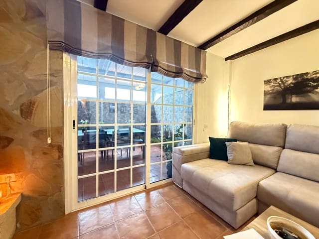 3 soverom Kjedet enebolig til salgs i La Orotava med garasje - € 269 000 (Ref: 9765034)