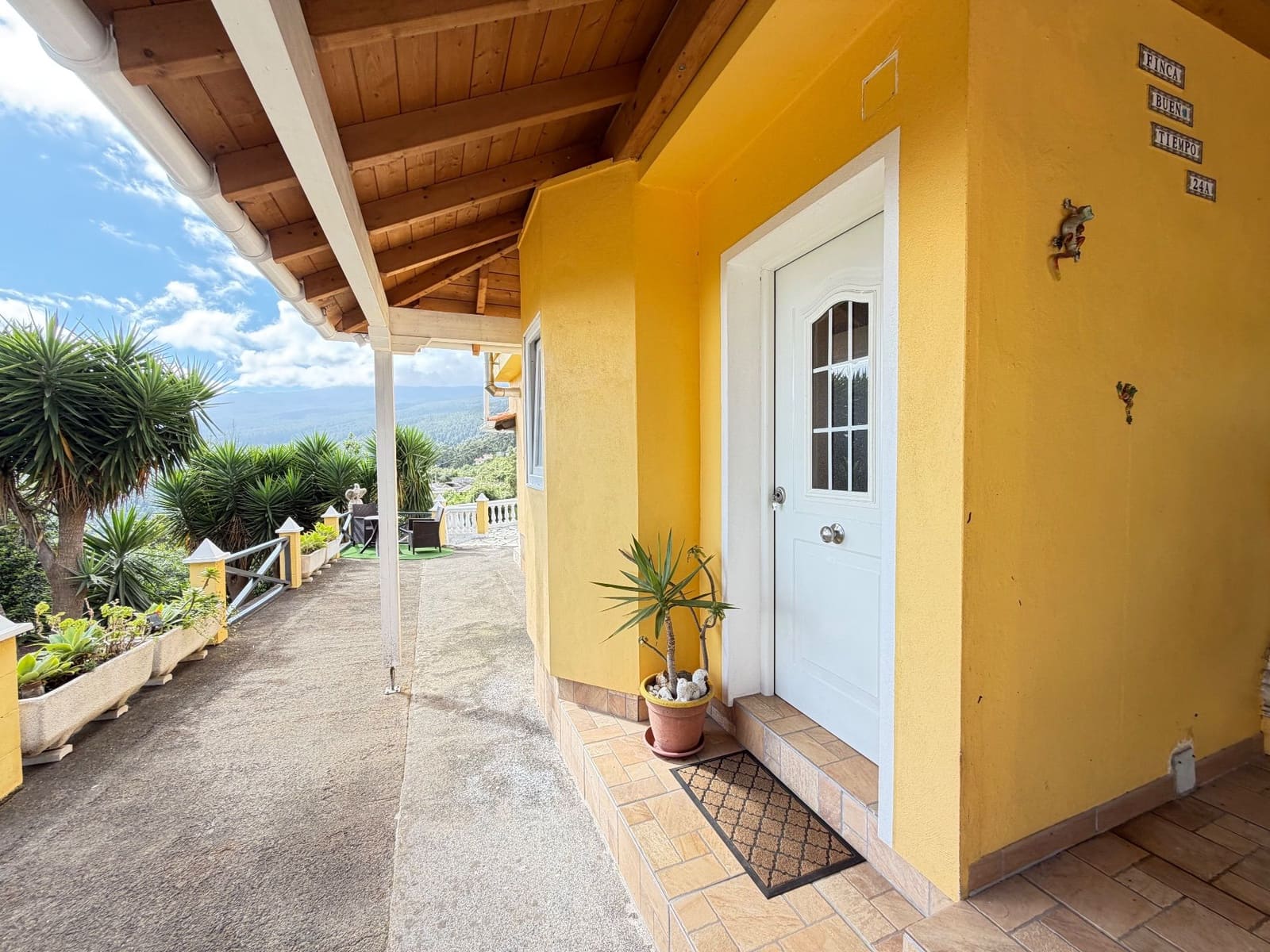 2 bedroom Villa for sale in Icod de los Vinos with garage - € 369,000 (Ref: 9840078)