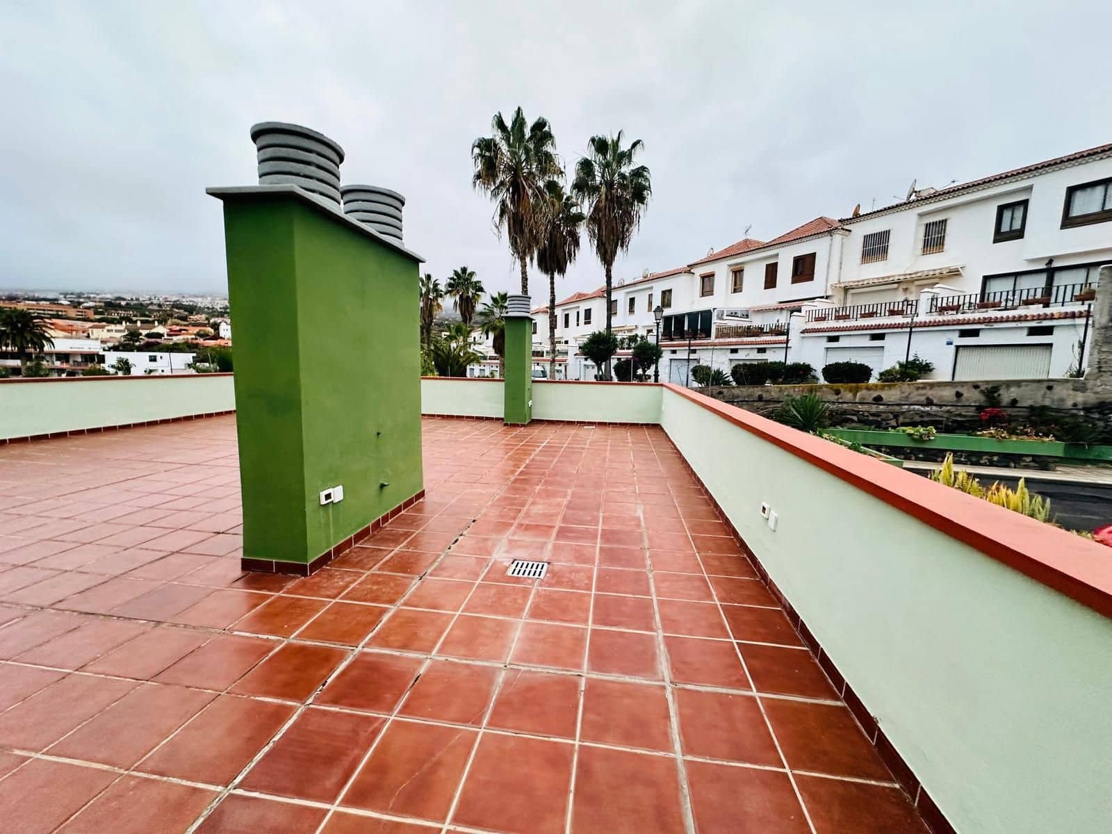 Apartamento de 2 habitaciones en Puerto de la Cruz en venta - 199.000 € (Ref: 9898885)