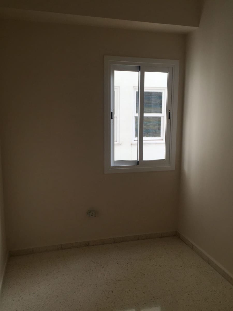4 quarto Apartamento para arrendar em La Orotava - 950 € (Ref: 9926782)