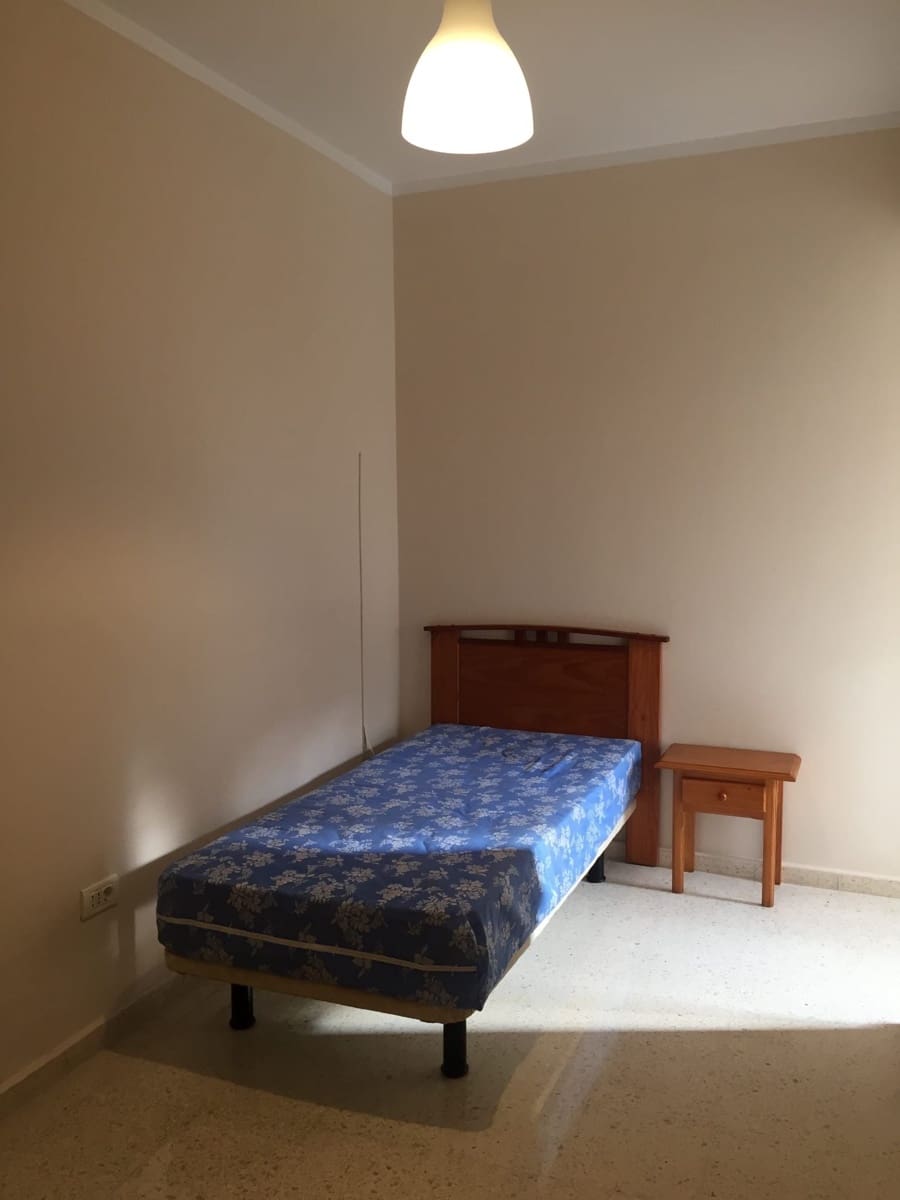 4 quarto Apartamento para arrendar em La Orotava - 950 € (Ref: 9926782)