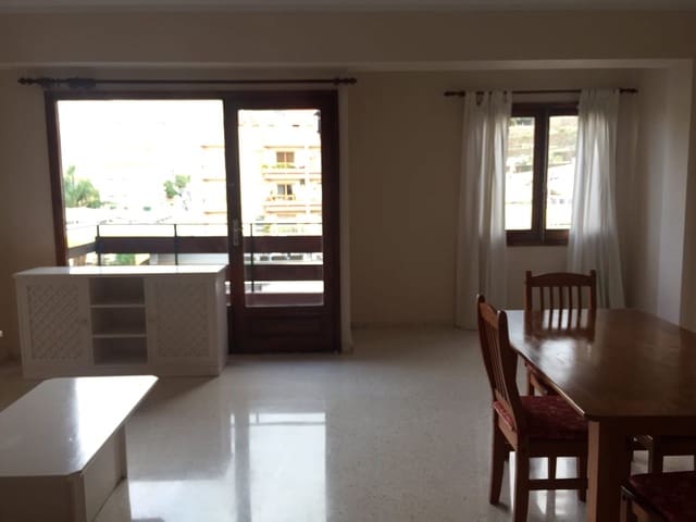 4 quarto Apartamento para arrendar em La Orotava - 950 € (Ref: 9926782)