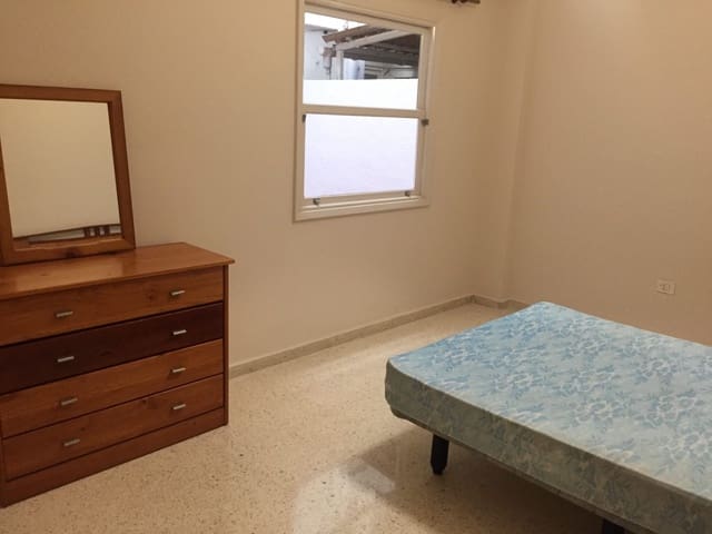 4 quarto Apartamento para arrendar em La Orotava - 950 € (Ref: 9926782)