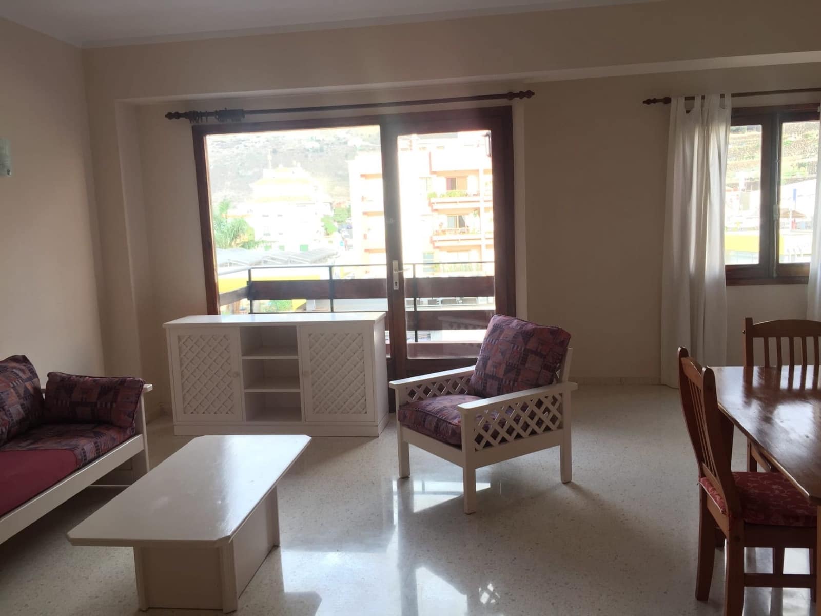 4 quarto Apartamento para arrendar em La Orotava - 950 € (Ref: 9926782)