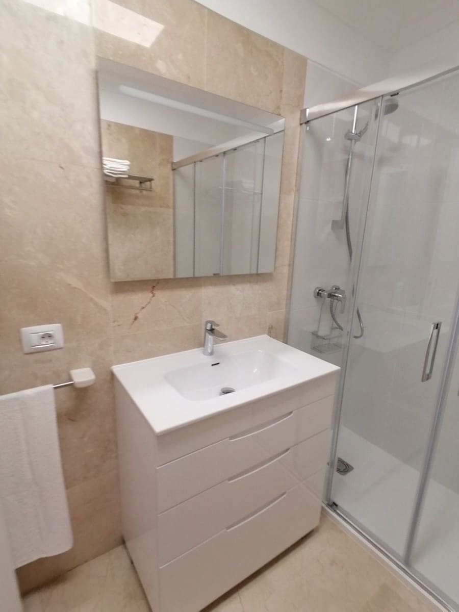 1 soverom Leilighet til leie i Puerto de la Cruz med svømmebasseng garasje - € 1 225 (Ref: 9976775)