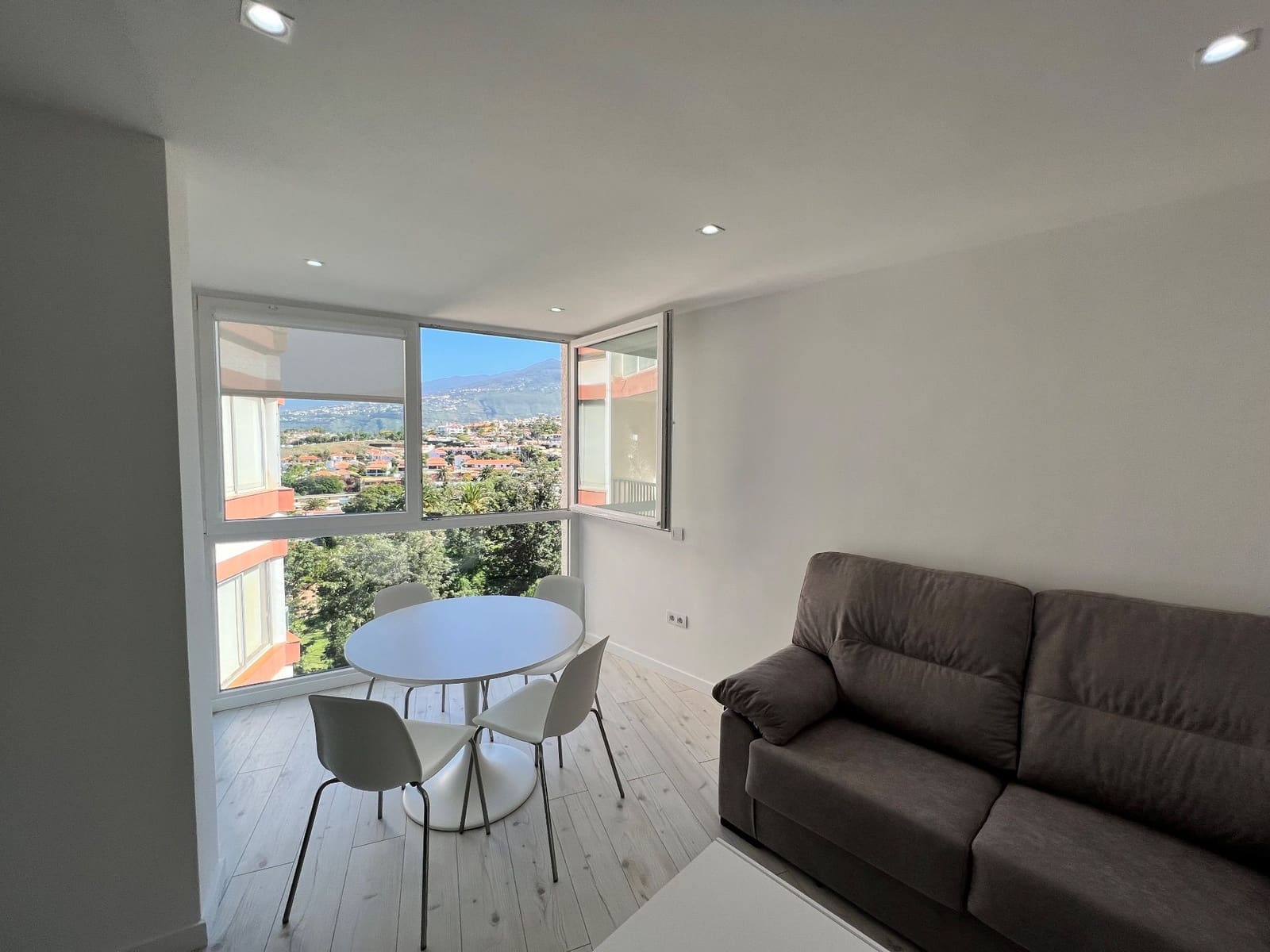 1 soveværelse Lejlighed til leje i Puerto de la Cruz med swimmingpool - € 850 (Ref: 9994757)