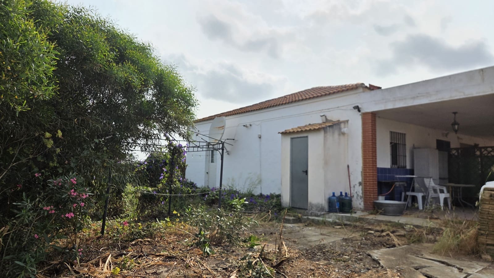 3 soveværelse Finca/Landehus til salg i Bollullos Par del Condado med swimmingpool garage - € 120.000 (Ref: 8941597)