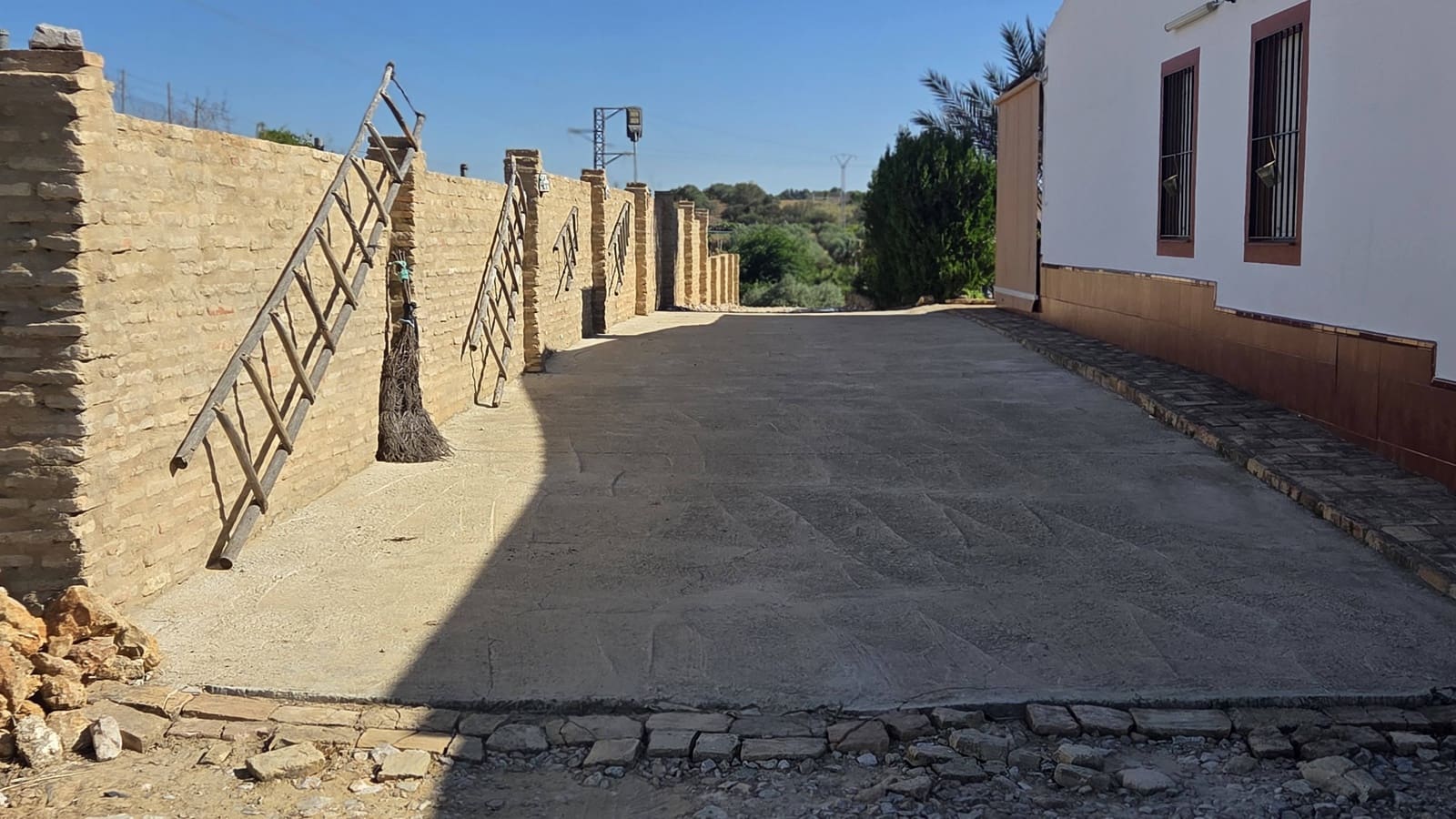 4 bedroom Finca/Country House for sale in Bollullos Par del Condado with pool garage - € 215,000 (Ref: 9129991)