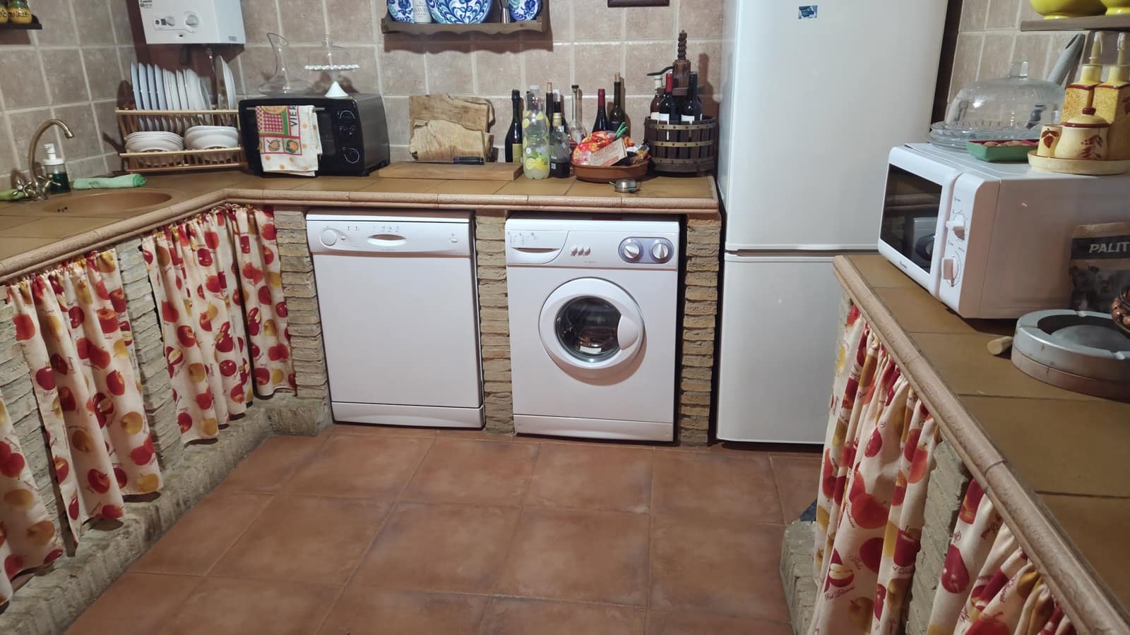 4 bedroom Finca/Country House for sale in Bollullos Par del Condado with pool garage - € 215,000 (Ref: 9129991)