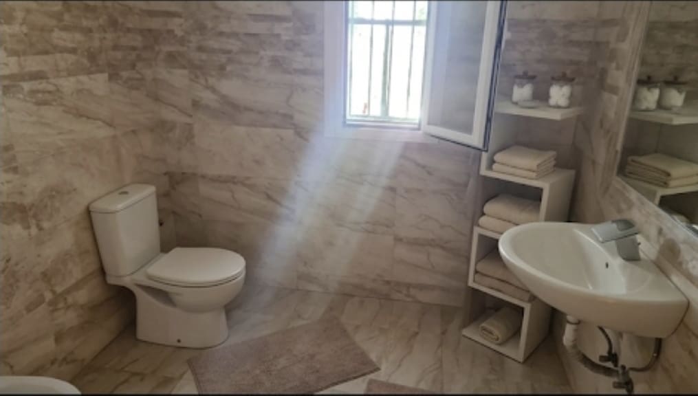 2 sovrum Finca/Hus på landet till salu i La Palma del Condado med pool - 198 000 € (Ref: 9728443)