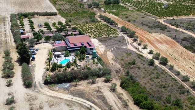 2 sovrum Finca/Hus på landet till salu i La Palma del Condado med pool - 198 000 € (Ref: 9728443)