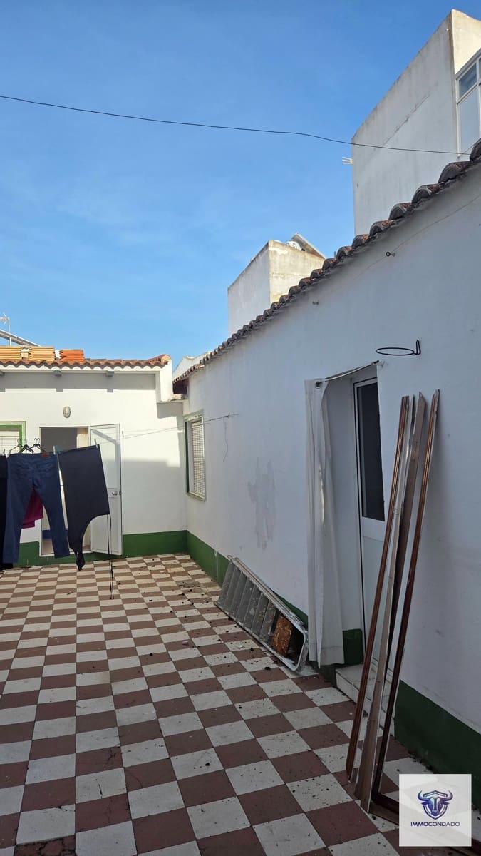 3 quarto Casa em Banda para venda em La Palma del Condado - 185 000 € (Ref: 9805833)