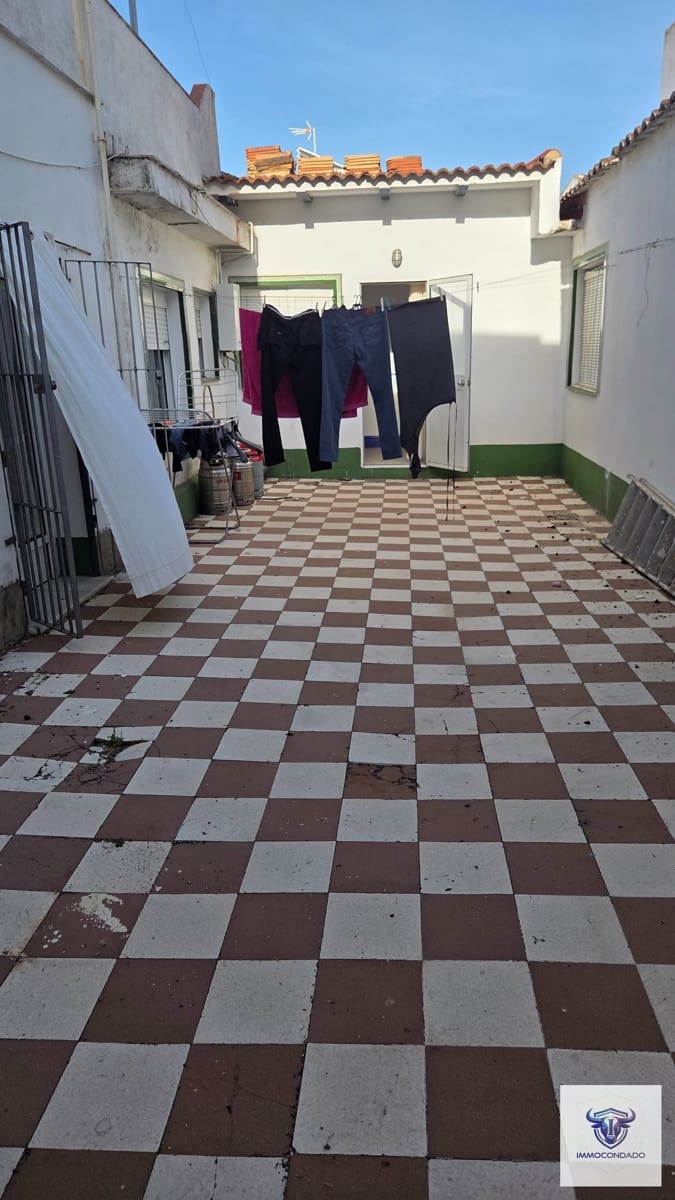 3 quarto Casa em Banda para venda em La Palma del Condado - 185 000 € (Ref: 9805833)