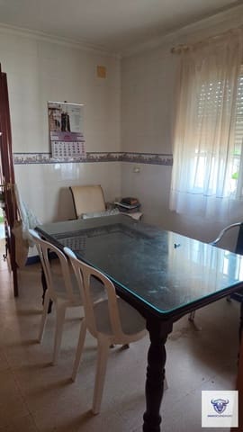 3 quarto Casa em Banda para venda em La Palma del Condado - 185 000 € (Ref: 9805833)
