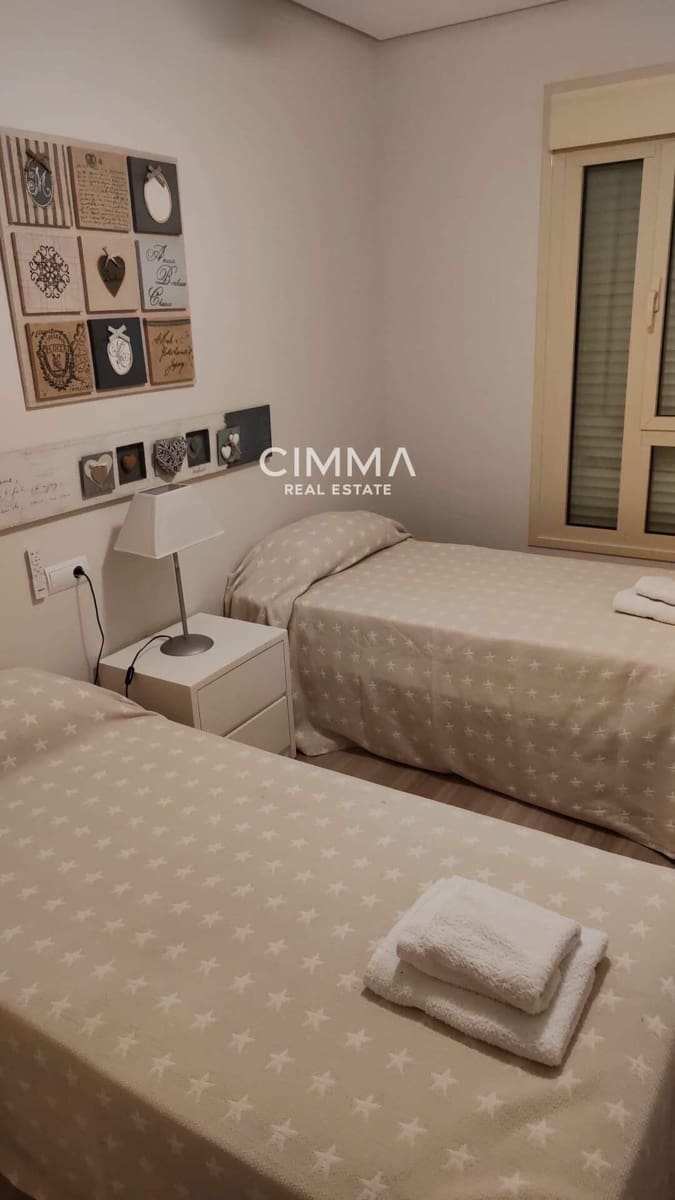 3 makuuhuone Asunto myytävänä paikassa Arenal mukana uima-altaan 
autotalli - 775 000 € (Ref: 10030701)