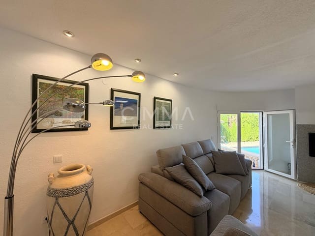 4 soveværelse Villa til salg i La Nucia med swimmingpool - € 560.000 (Ref: 10059348)