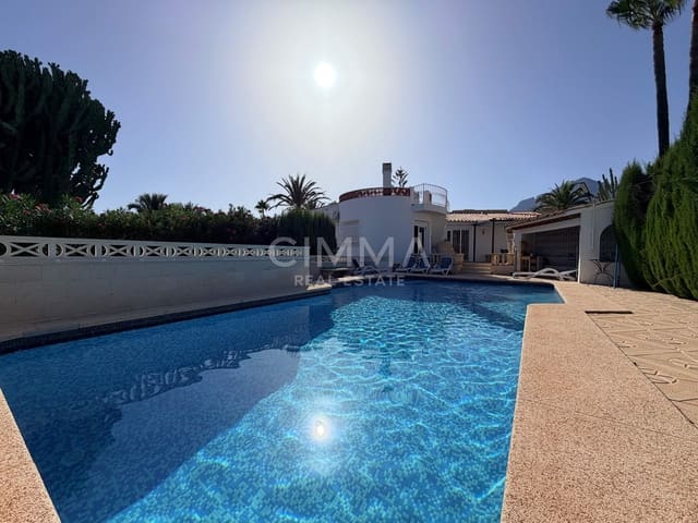 4 soveværelse Villa til salg i La Nucia med swimmingpool - € 560.000 (Ref: 10059348)