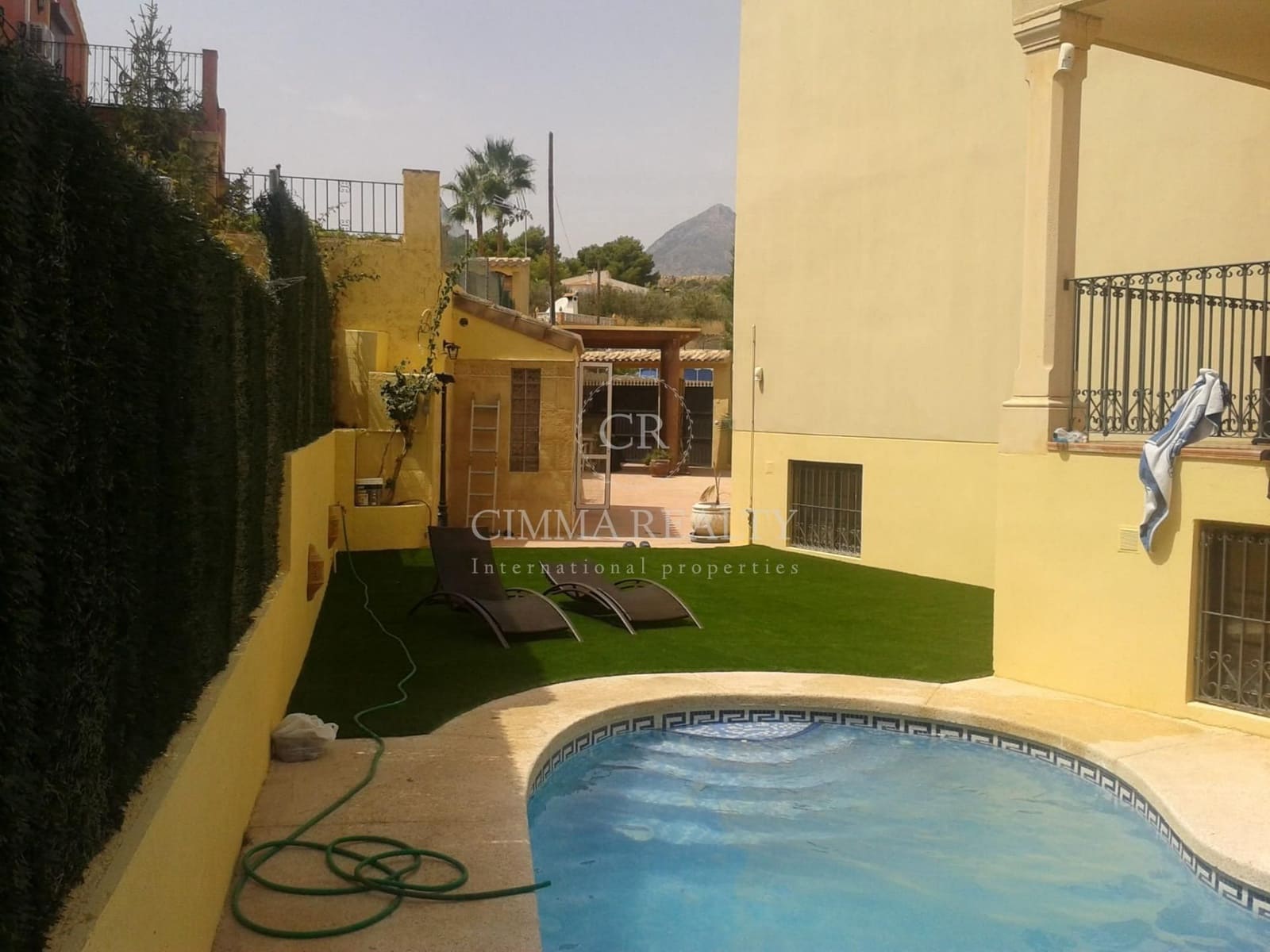 5 makuuhuone Huvila myytävänä paikassa Alfaz del Pi / L'Alfas del Pi mukana uima-altaan - 360 000 € (Ref: 7523380)