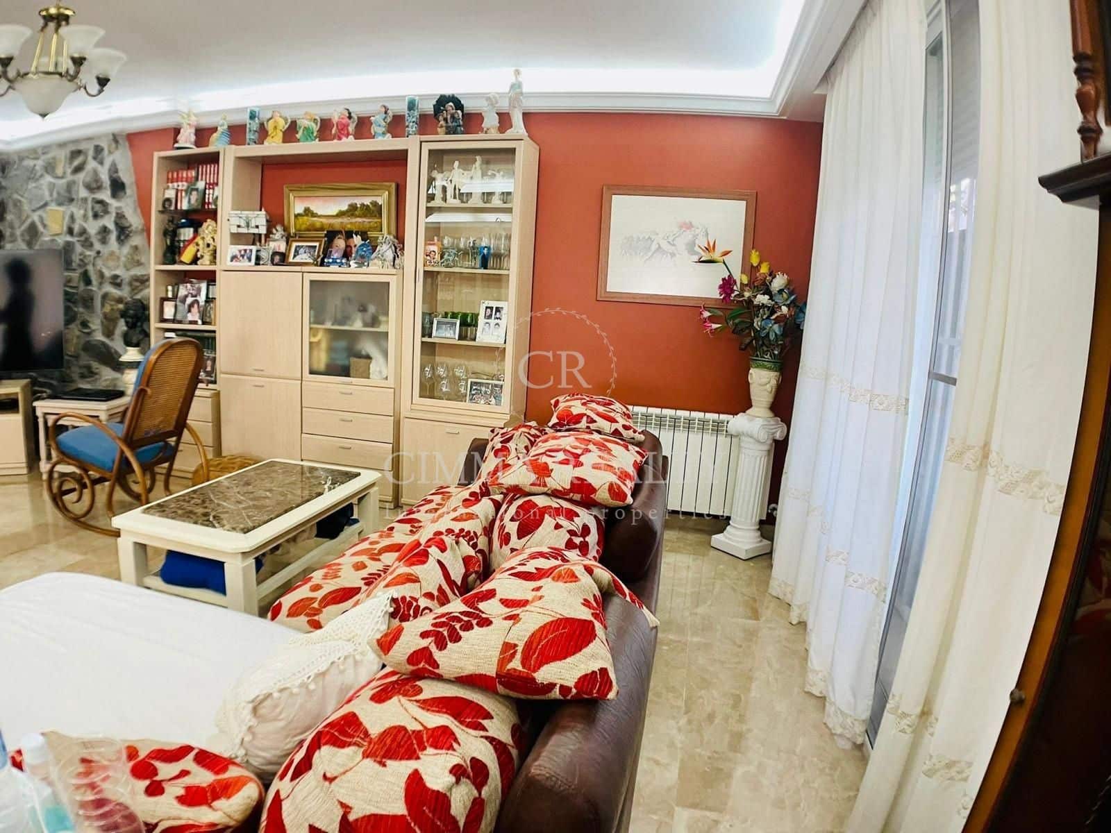 5 makuuhuone Huvila myytävänä paikassa Alfaz del Pi / L'Alfas del Pi mukana uima-altaan 
autotalli - 695 000 € (Ref: 7523382)