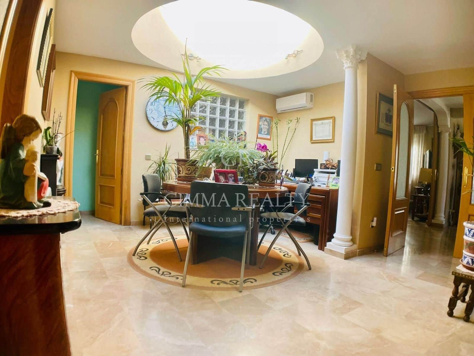 5 makuuhuone Huvila myytävänä paikassa Alfaz del Pi / L'Alfas del Pi mukana uima-altaan 
autotalli - 695 000 € (Ref: 7523382)