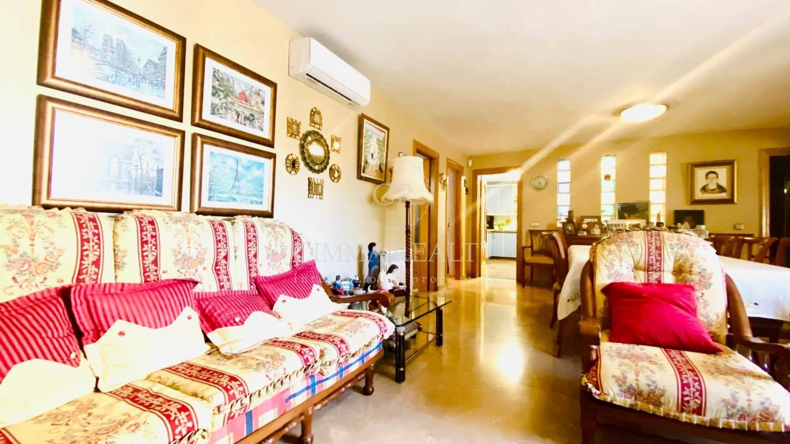 5 makuuhuone Huvila myytävänä paikassa Alfaz del Pi / L'Alfas del Pi mukana uima-altaan 
autotalli - 695 000 € (Ref: 7523382)