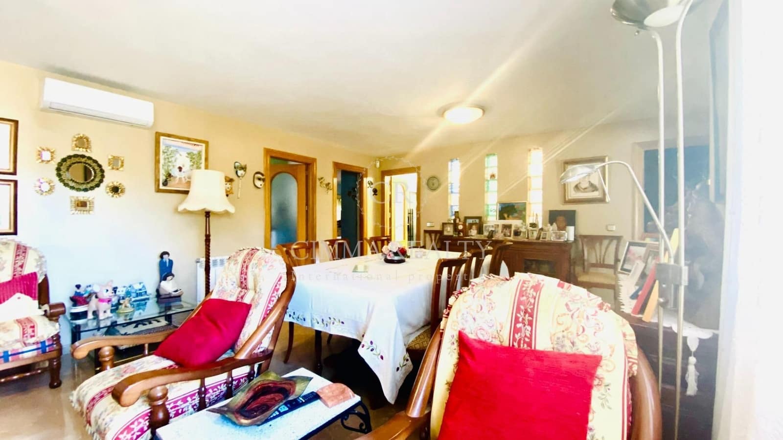 5 makuuhuone Huvila myytävänä paikassa Alfaz del Pi / L'Alfas del Pi mukana uima-altaan 
autotalli - 695 000 € (Ref: 7523382)