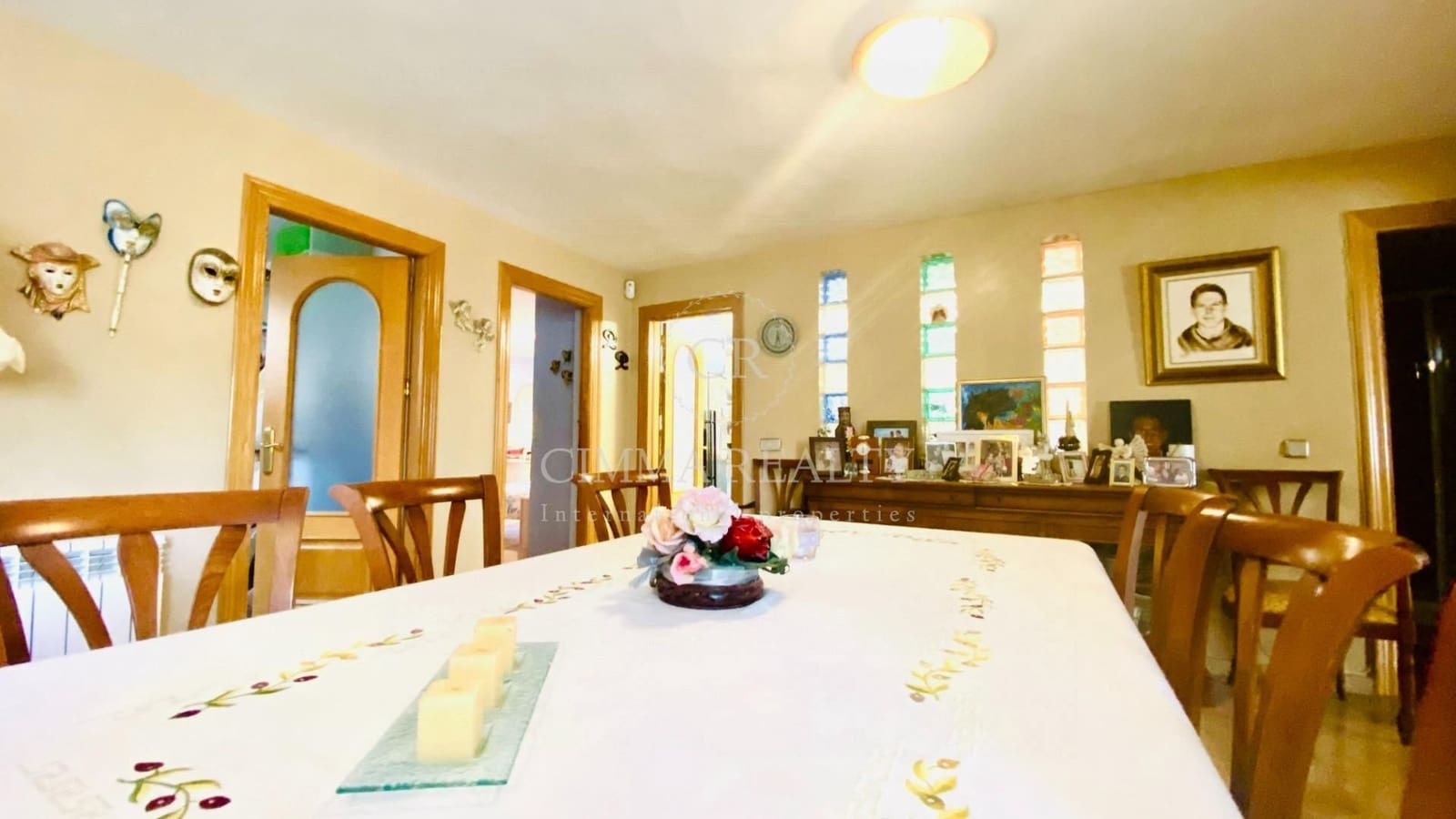 5 makuuhuone Huvila myytävänä paikassa Alfaz del Pi / L'Alfas del Pi mukana uima-altaan 
autotalli - 695 000 € (Ref: 7523382)