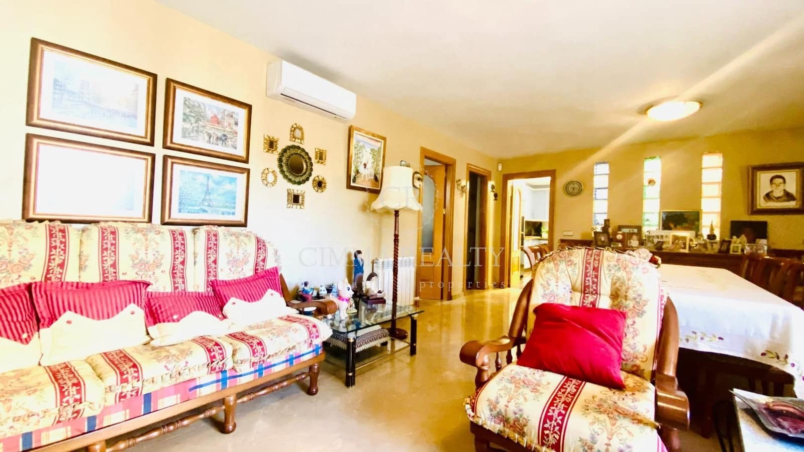 5 makuuhuone Huvila myytävänä paikassa Alfaz del Pi / L'Alfas del Pi mukana uima-altaan 
autotalli - 695 000 € (Ref: 7523382)