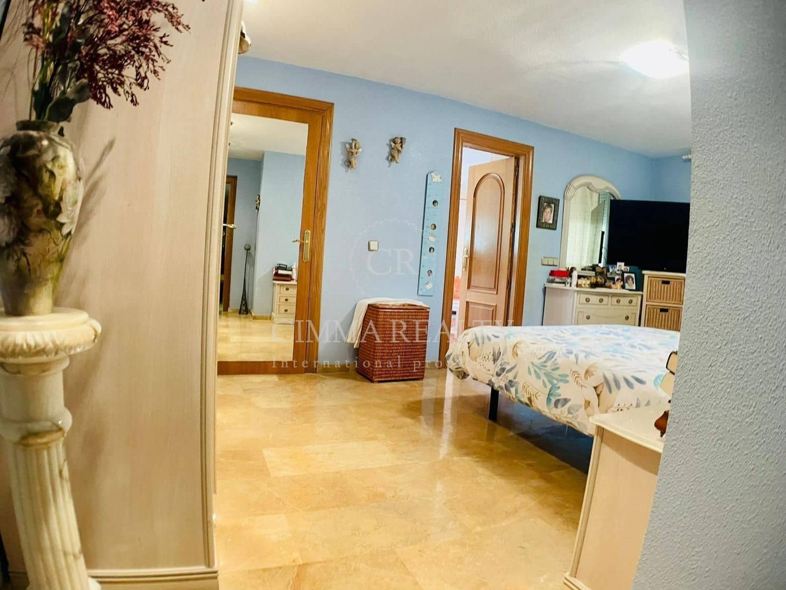 5 makuuhuone Huvila myytävänä paikassa Alfaz del Pi / L'Alfas del Pi mukana uima-altaan 
autotalli - 695 000 € (Ref: 7523382)