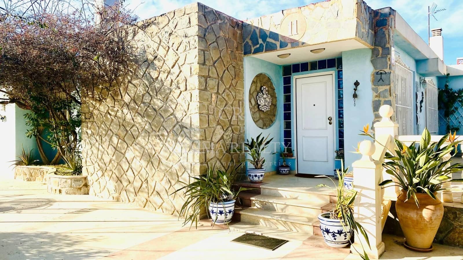 5 makuuhuone Huvila myytävänä paikassa Alfaz del Pi / L'Alfas del Pi mukana uima-altaan 
autotalli - 695 000 € (Ref: 7523382)