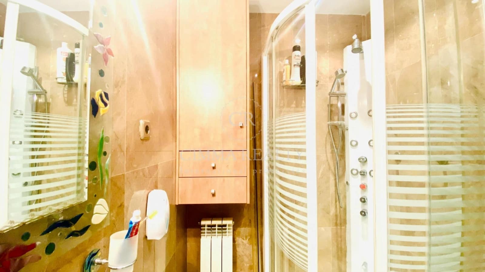 5 makuuhuone Huvila myytävänä paikassa Alfaz del Pi / L'Alfas del Pi mukana uima-altaan 
autotalli - 695 000 € (Ref: 7523382)