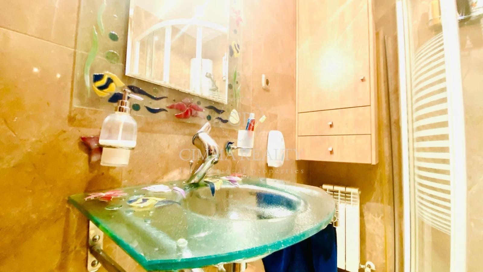 5 makuuhuone Huvila myytävänä paikassa Alfaz del Pi / L'Alfas del Pi mukana uima-altaan 
autotalli - 695 000 € (Ref: 7523382)