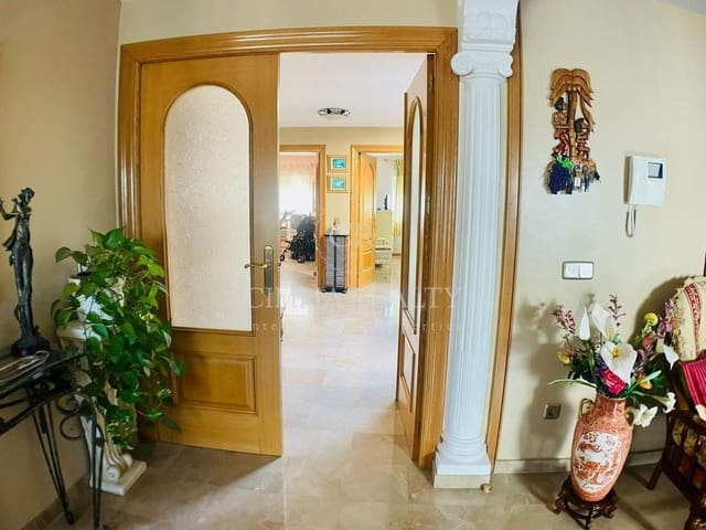 5 makuuhuone Huvila myytävänä paikassa Alfaz del Pi / L'Alfàs del Pi mukana uima-altaan 
autotalli - 695 000 € (Ref: 7523382)