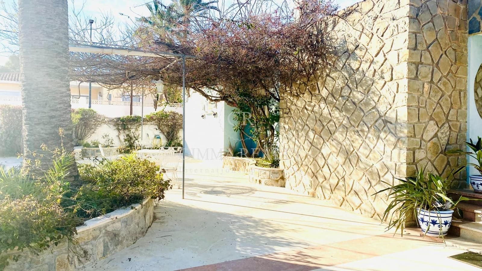 5 makuuhuone Huvila myytävänä paikassa Alfaz del Pi / L'Alfas del Pi mukana uima-altaan 
autotalli - 695 000 € (Ref: 7523382)