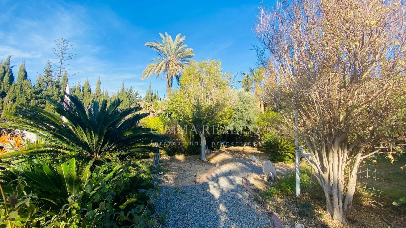 5 makuuhuone Huvila myytävänä paikassa Alfaz del Pi / L'Alfas del Pi mukana uima-altaan 
autotalli - 695 000 € (Ref: 7523382)