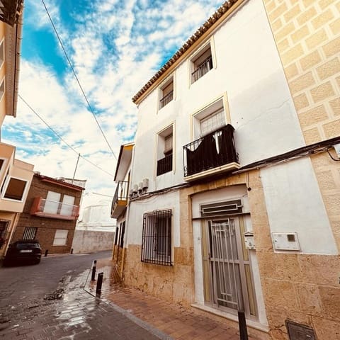 7 slaapkamer Huis te koop in La Nucia - € 225.000 (Ref: 7620587)