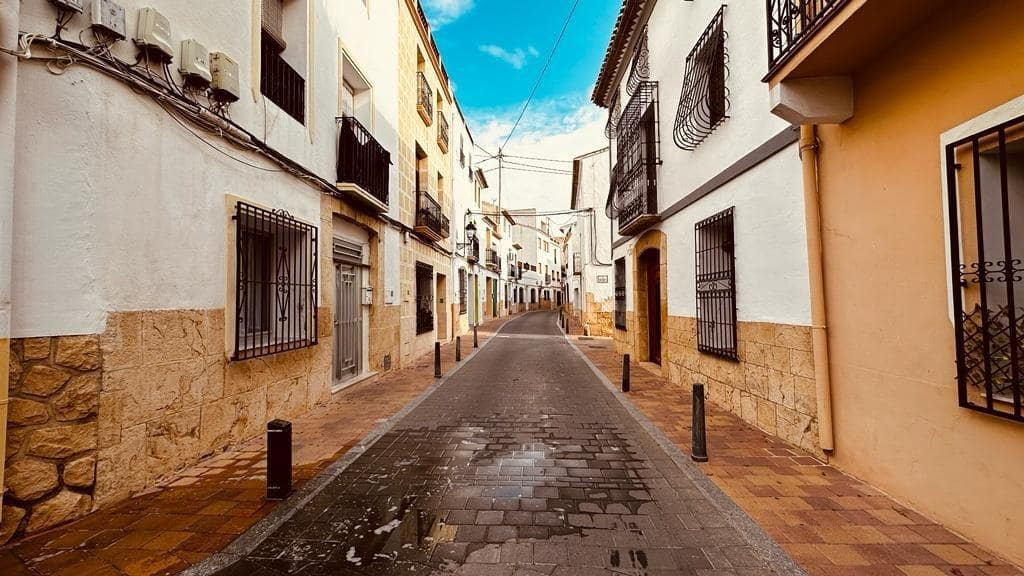 7 soverom Hus til salgs i La Nucia - € 225 000 (Ref: 7620587)