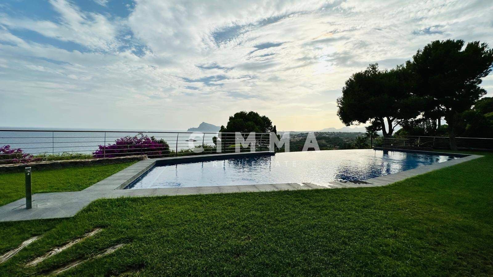 12 bedroom Villa for sale in Altea with pool garage - € 6,300,000 (Ref: 7894529)