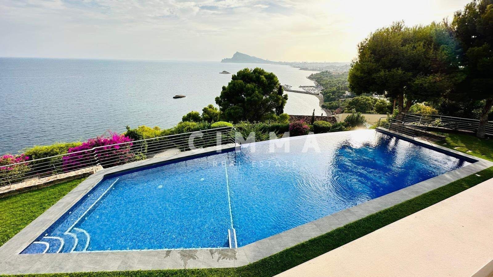12 bedroom Villa for sale in Altea with pool garage - € 6,300,000 (Ref: 7894529)