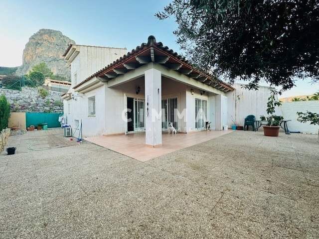 4 soveværelse Rækkehus til salg i Polop med swimmingpool - € 320.000 (Ref: 7999243)