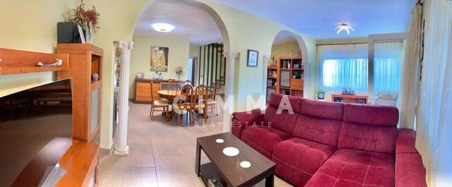 3 soveværelse Rækkehus til salg i La Nucia med swimmingpool - € 365.000 (Ref: 8028470)