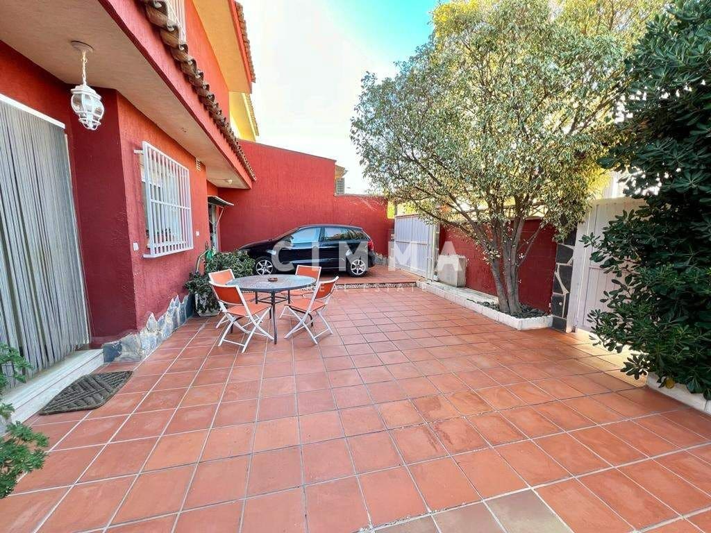 3 soveværelse Rækkehus til salg i La Nucia med swimmingpool - € 365.000 (Ref: 8028470)