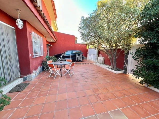 3 soveværelse Rækkehus til salg i La Nucia med swimmingpool - € 365.000 (Ref: 8028470)