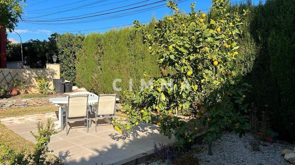 3 soveværelse Rækkehus til salg i La Nucia med swimmingpool - € 365.000 (Ref: 8028470)