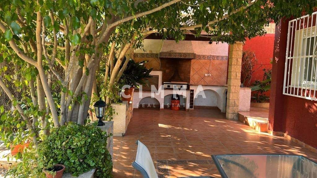 3 soveværelse Rækkehus til salg i La Nucia med swimmingpool - € 365.000 (Ref: 8028470)