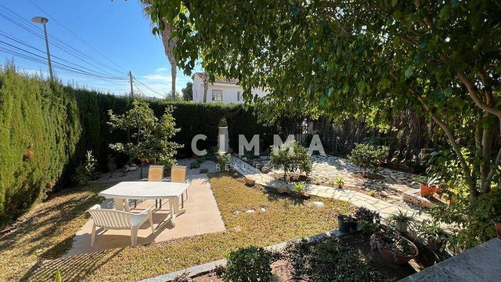 3 soveværelse Rækkehus til salg i La Nucia med swimmingpool - € 365.000 (Ref: 8028470)